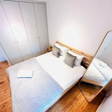 Lisbon City Center Flat For 6 Pp-2