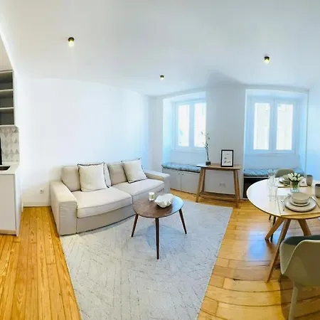 Lisbon City Center Flat For 6 Pp-3